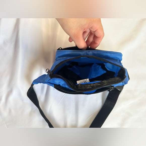 UC Berkeley Cal "Go Bears" Fanny Pack / Everywhere Belt Bag - Blue/Yellow - 1L - Picture 4 of 5